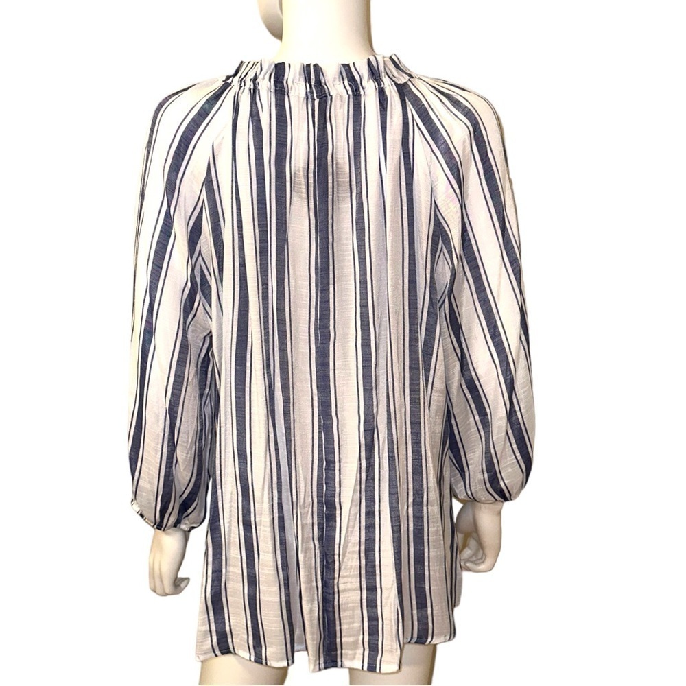 Harve Benard Sheer Blue and White Striped Blouse Size 1X - Picture 2 of 5